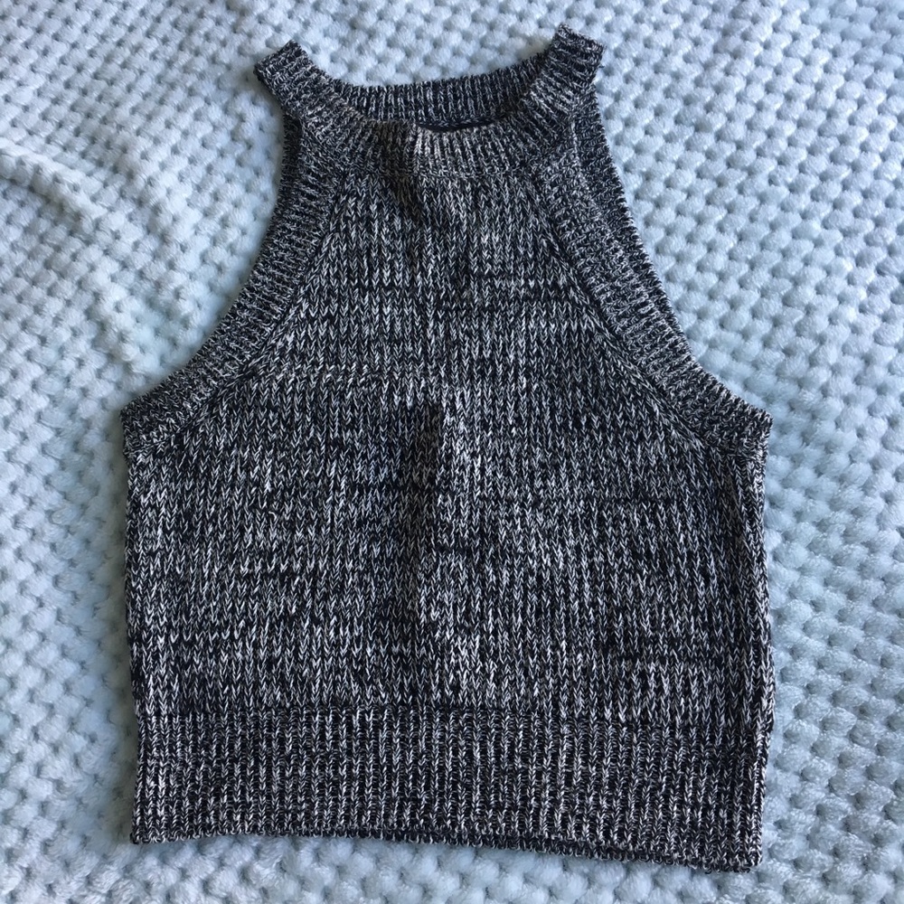 knit cropped halter top